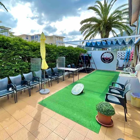 Vakantiehuis Waves Sound Surf House Completo