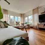 בית נופש Waves Sound Surf House Completo *